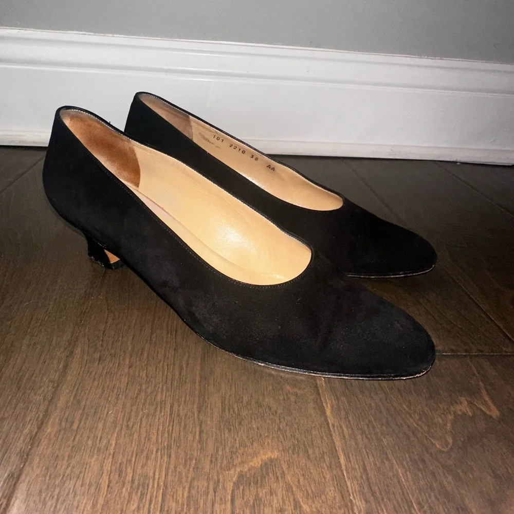 Vintage Gucci Black Suede Low Heel Pumps Made in Italy with Original Box Size 8